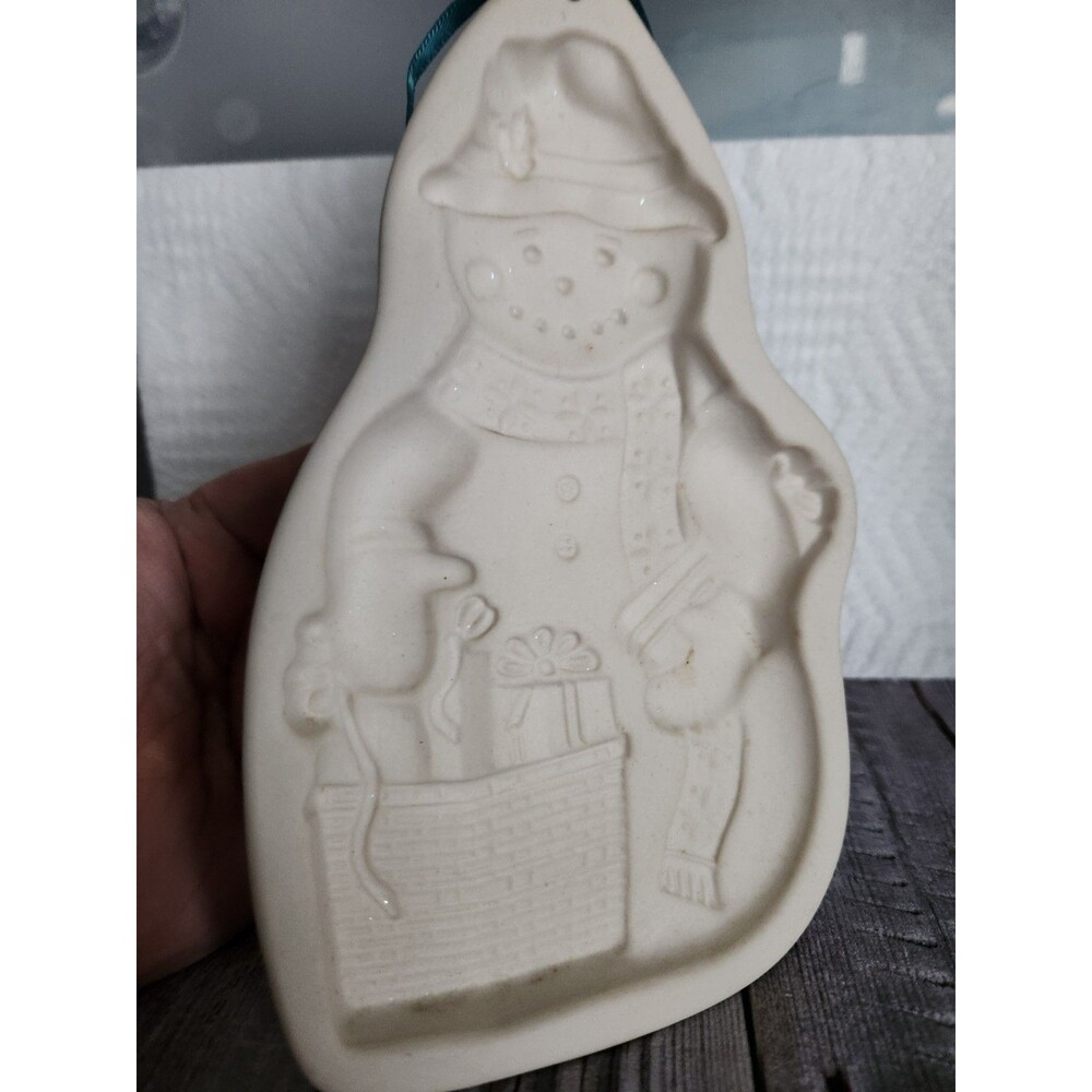 Longaberger Pottery Cookie Mold 1997 Snow Friends Chilly Snowman Winter Decor 8”